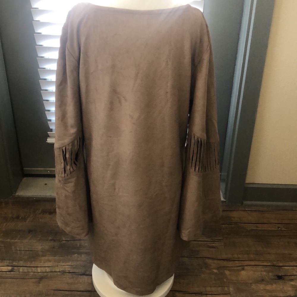 Dress - Picture 2 of 2